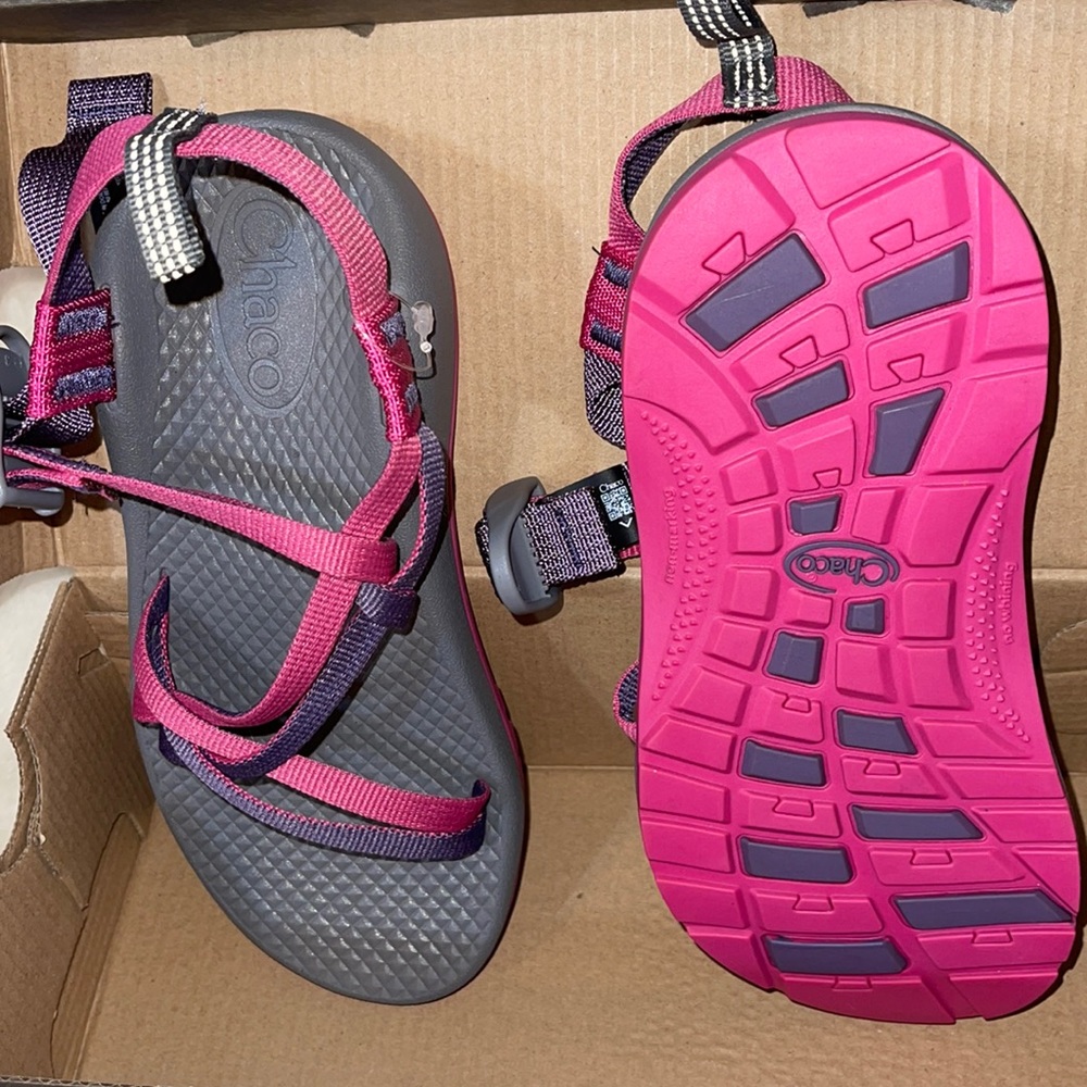 Girls Chacos size 1 - never worn